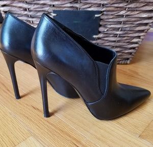EUC Nine West high heels sexy booties